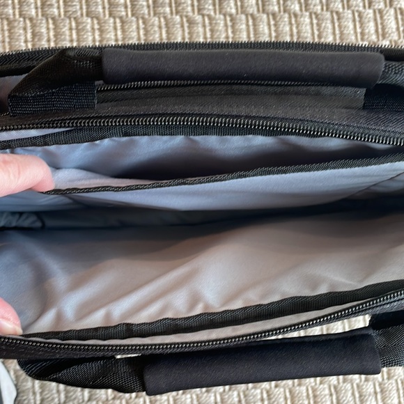 New! Case Logic laptop case 15 inch - Picture 10 of 15